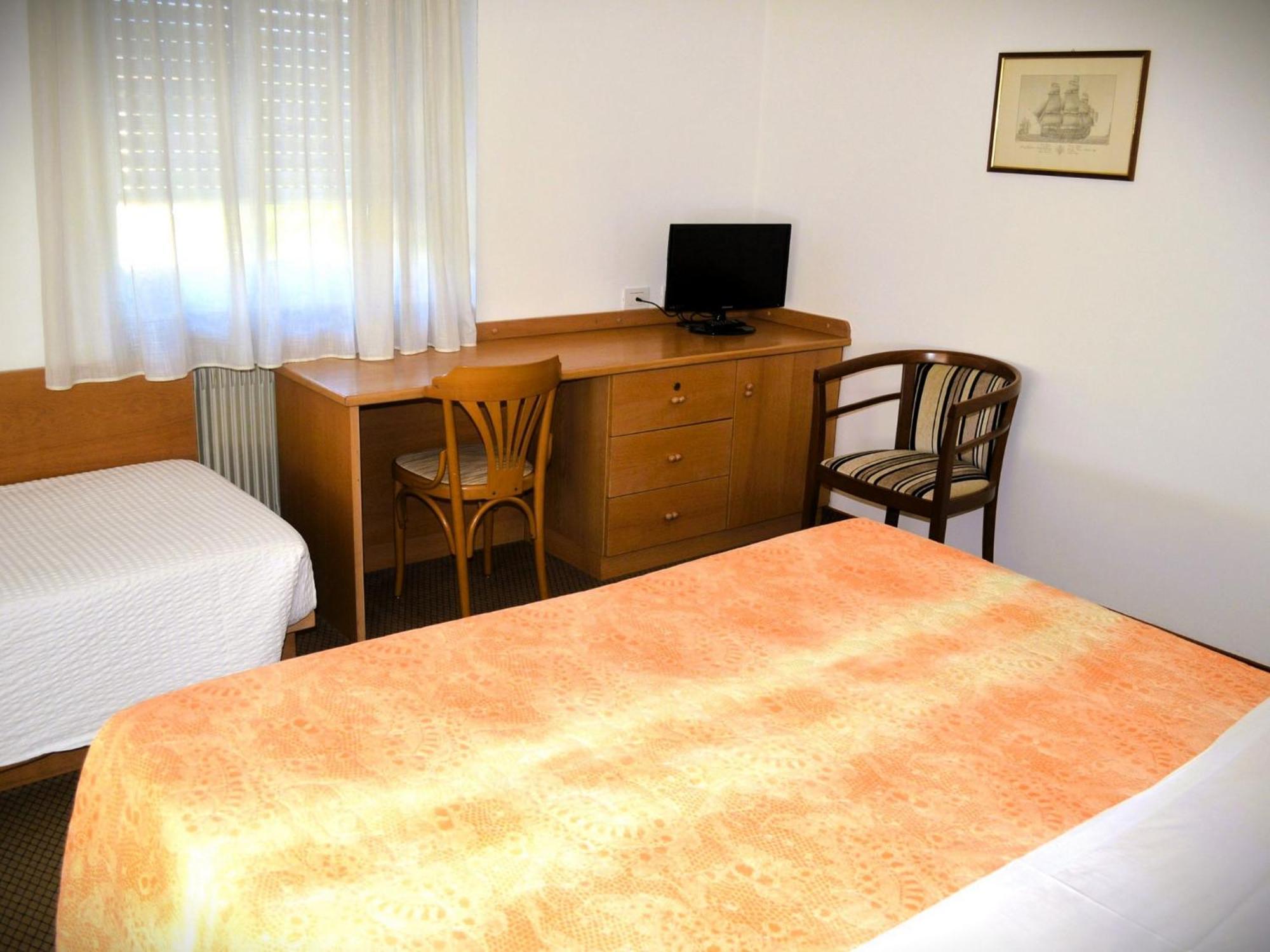 Hotel Villa Regina Левіко-Терме Екстер'єр фото