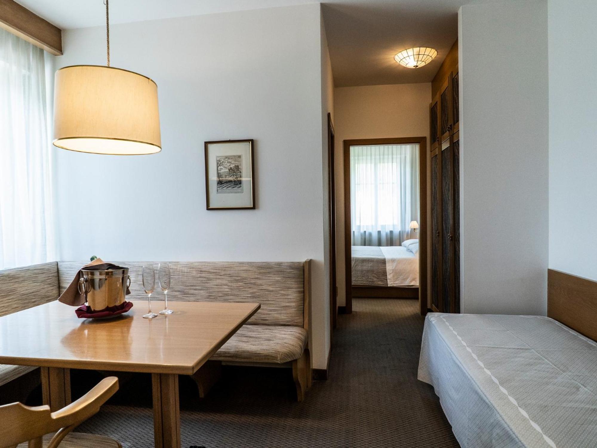 Hotel Villa Regina Левіко-Терме Екстер'єр фото